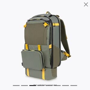 Tropicfeel Hive 1.0 Backpack with 3 Accessories!